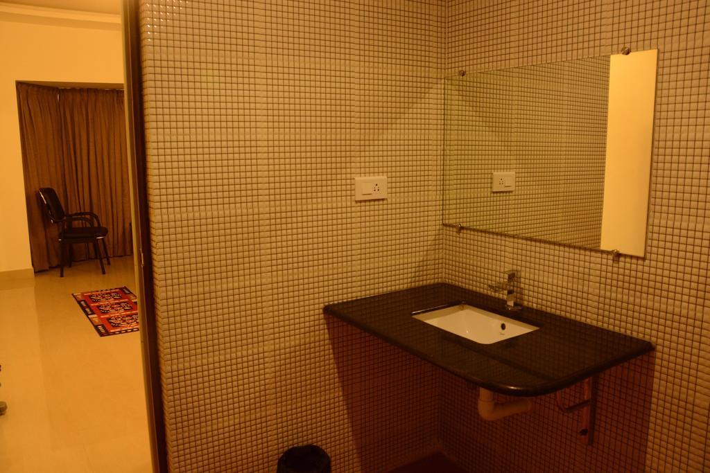 King Paradise Hotel Tiruchirappalli Exterior photo